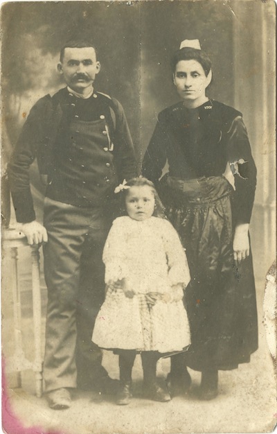 Jean-René Briant avec son épouse et son fils - Coll. Ph. Briant